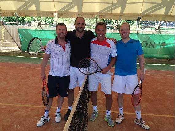 Endspiel Herren Doppel Masters Turnier, 4:6 6:4 10:8 für Thomas & Roman gegen Rene & Schmidi