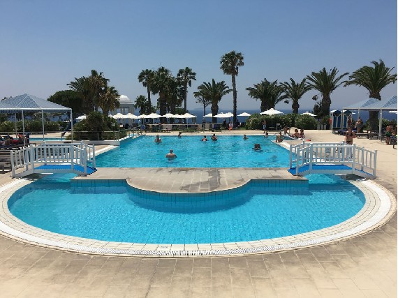Pool im Daidalos