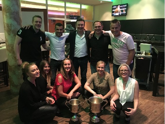 oben von links: Patrick, Paco, Frank, Andy, Schmidi<br> unten von links: Lisa, Maria, Christine, Christina, Katy